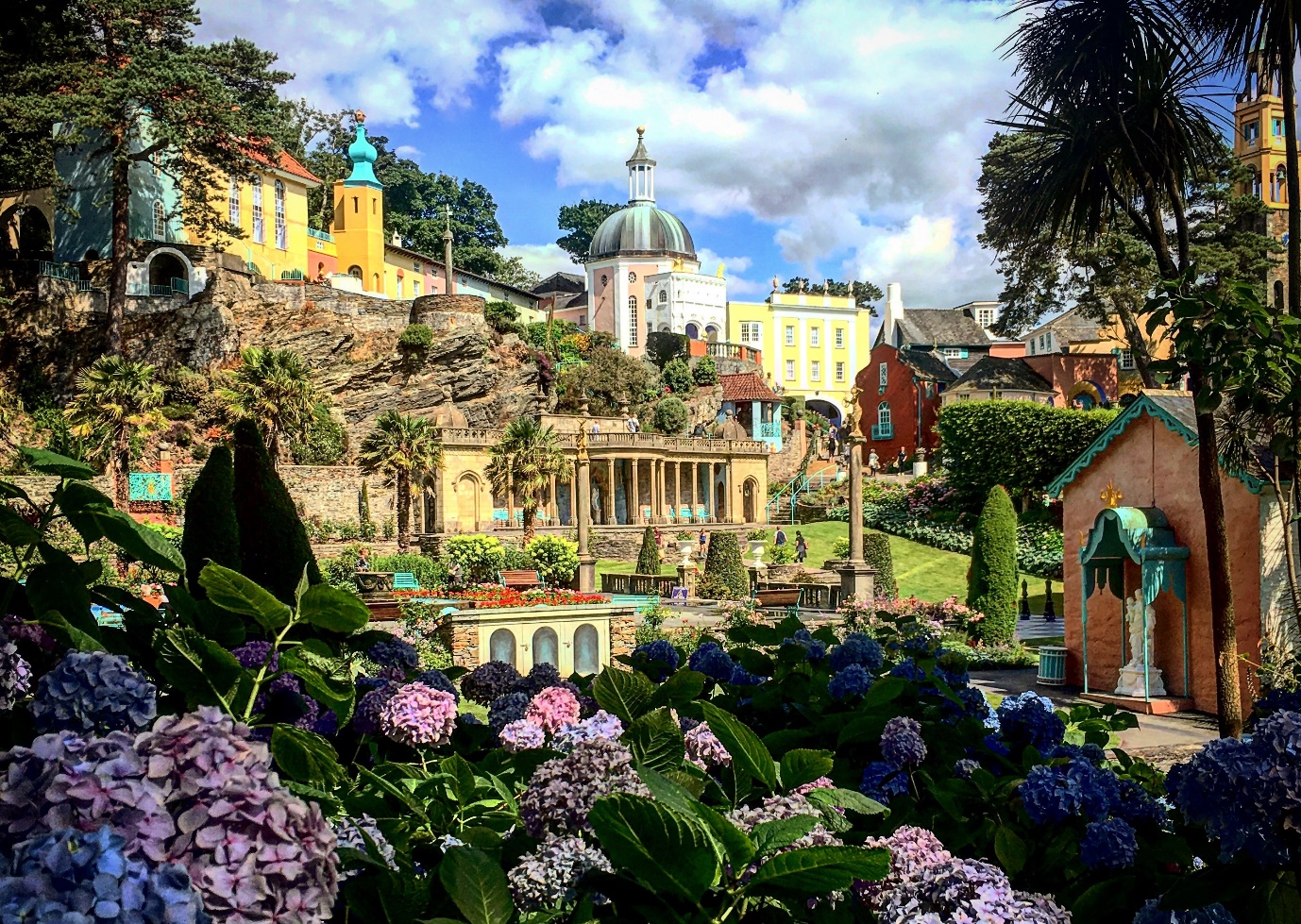 https://mdw-travel-data-us-east-1.s3.amazonaws.com/img/country/United-Kingdom/Portmeirion-Village/img_03.jpg