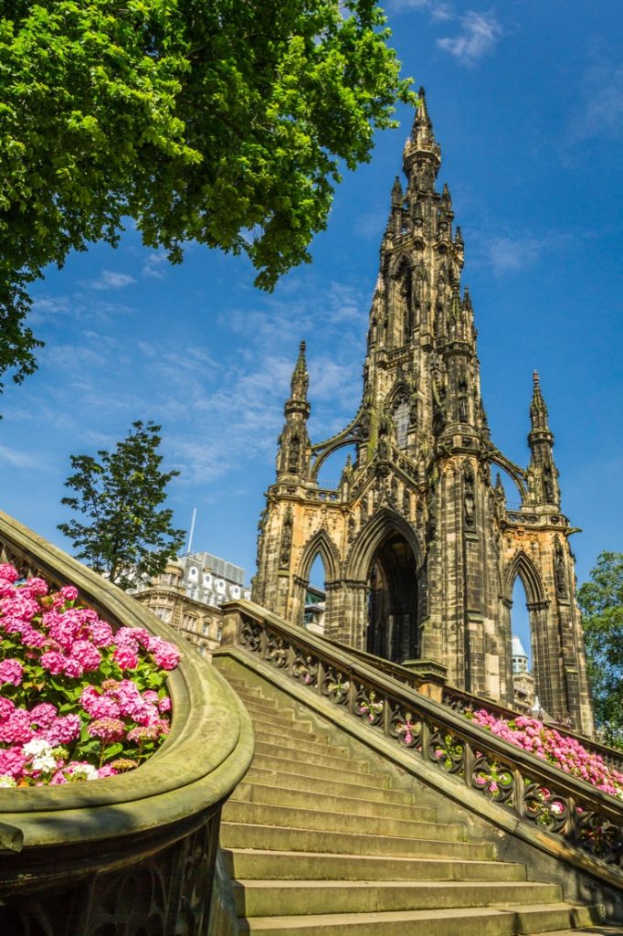 https://mdw-travel-data-us-east-1.s3.amazonaws.com/img/country/United-Kingdom/Princes-Street-Gardens/img_01.jpg