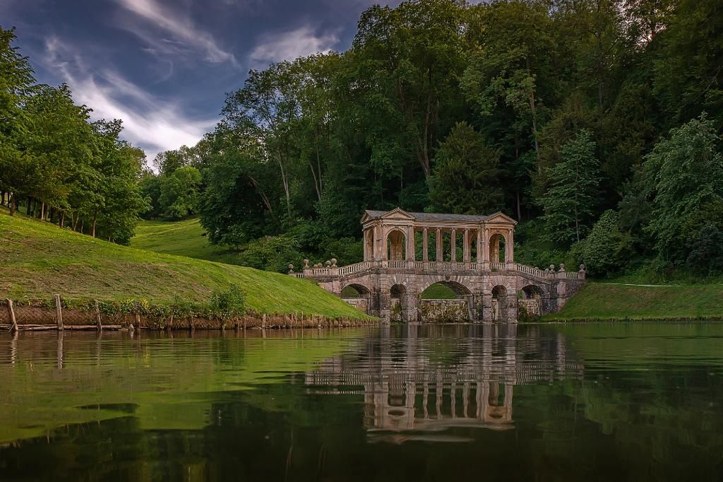 https://mdw-travel-data-us-east-1.s3.amazonaws.com/img/country/United-Kingdom/Prior-Park-Landscape-Garden/img_03.jpg