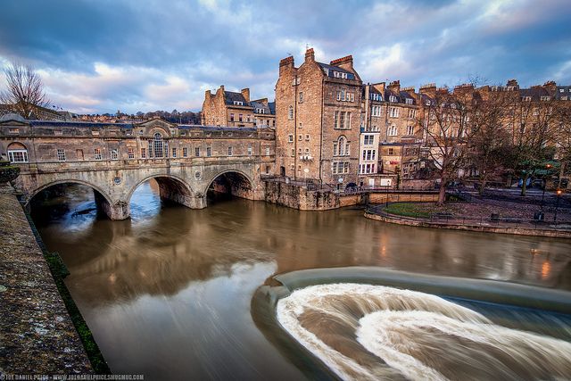 https://mdw-travel-data-us-east-1.s3.amazonaws.com/img/country/United-Kingdom/Pulteney-Bridge/img_03.jpg