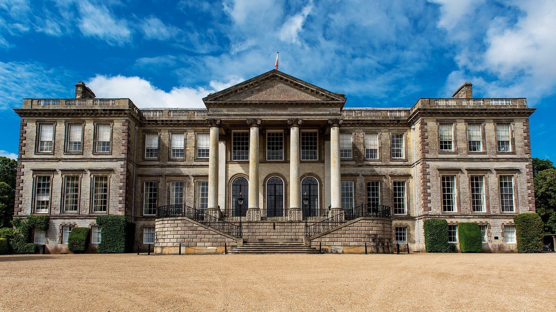 https://mdw-travel-data-us-east-1.s3.amazonaws.com/img/country/United-Kingdom/Ragley-Hall/img_01.jpg