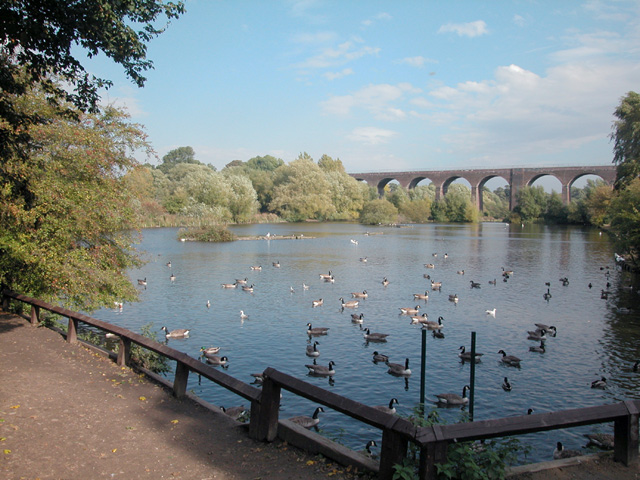 https://mdw-travel-data-us-east-1.s3.amazonaws.com/img/country/United-Kingdom/Reddish-Vale-Country-Park/img_03.jpg