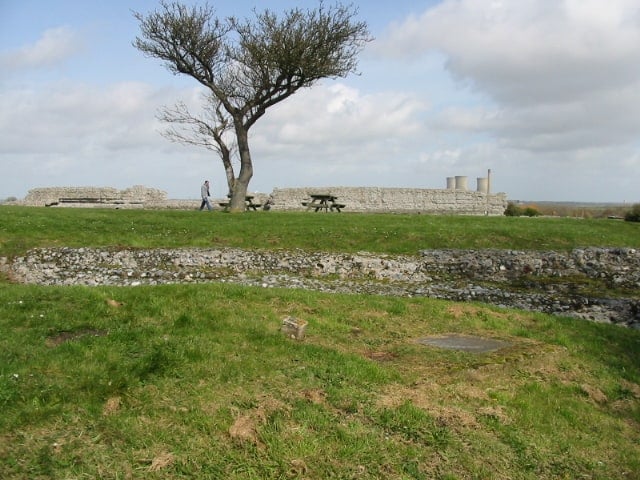 https://mdw-travel-data-us-east-1.s3.amazonaws.com/img/country/United-Kingdom/Richborough-Roman-Fort-and-Amphitheatre/img_02.jpg