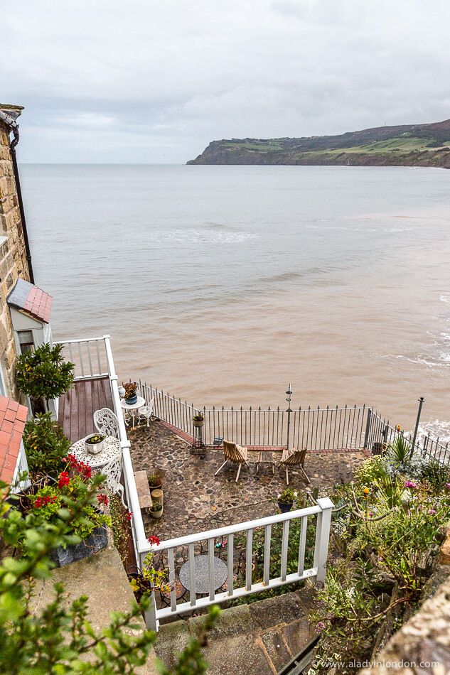 https://mdw-travel-data-us-east-1.s3.amazonaws.com/img/country/United-Kingdom/Robin-Hoods-Bay/img_02.jpg