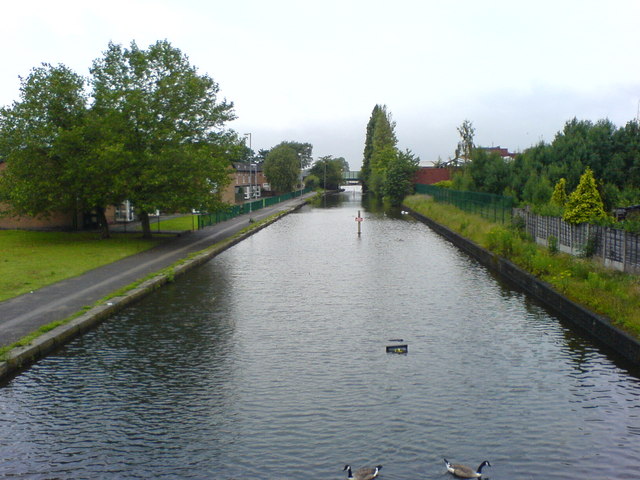 https://mdw-travel-data-us-east-1.s3.amazonaws.com/img/country/United-Kingdom/Rochdale-Canal/img_02.jpg