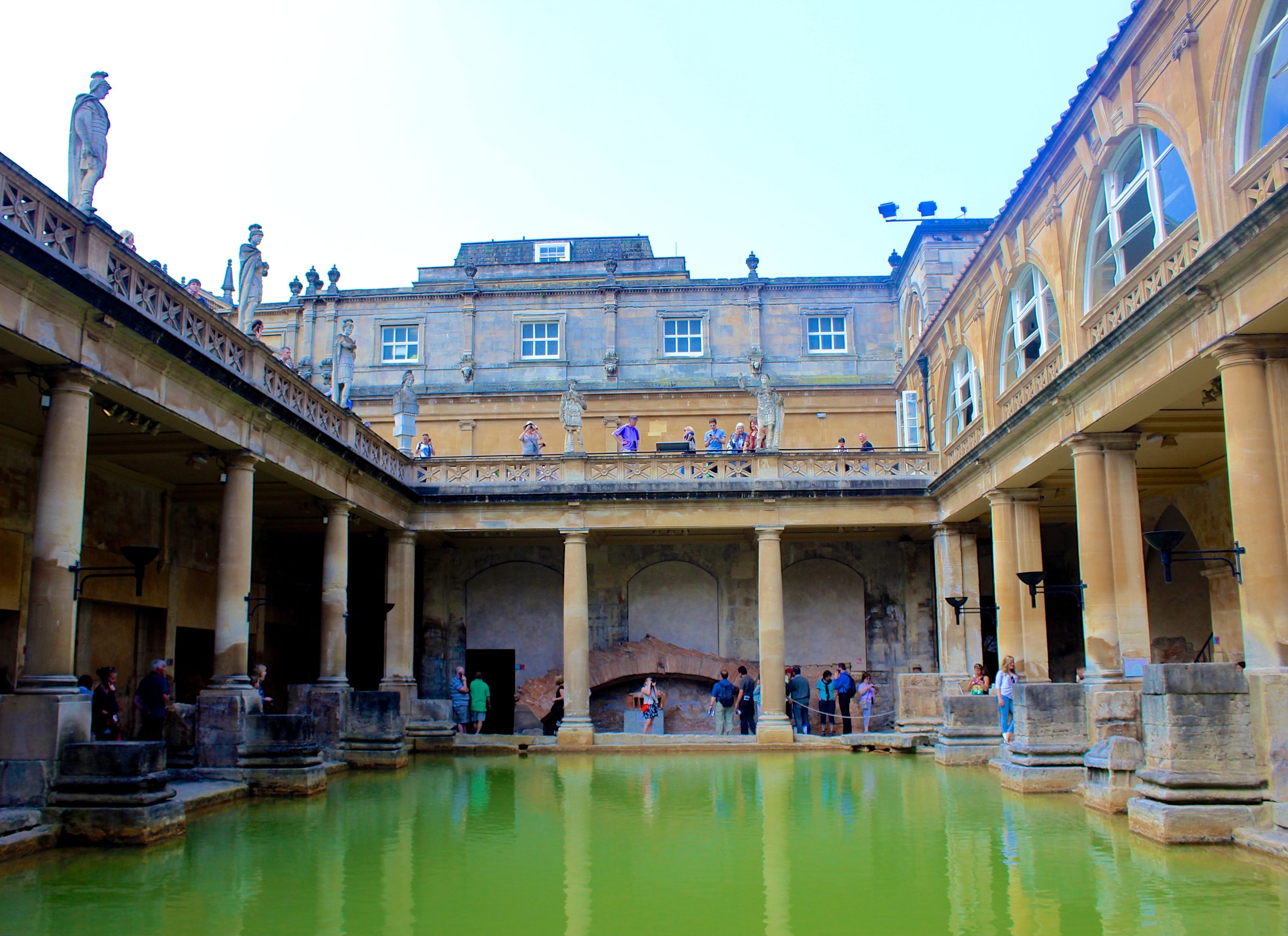 https://mdw-travel-data-us-east-1.s3.amazonaws.com/img/country/United-Kingdom/Roman-Baths/img_01.jpg