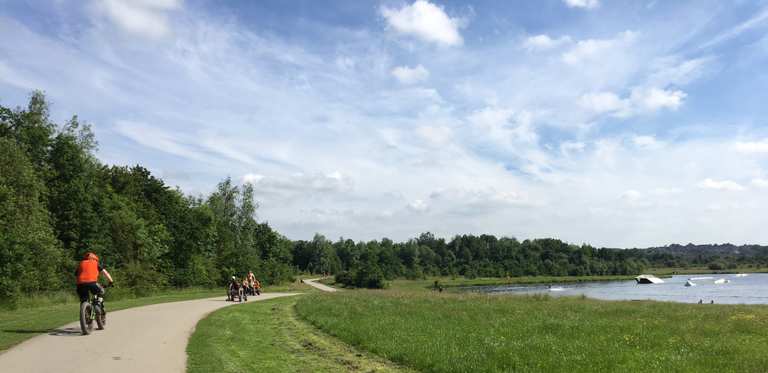 https://mdw-travel-data-us-east-1.s3.amazonaws.com/img/country/United-Kingdom/Rother-Valley-Country-Park/img_02.jpg