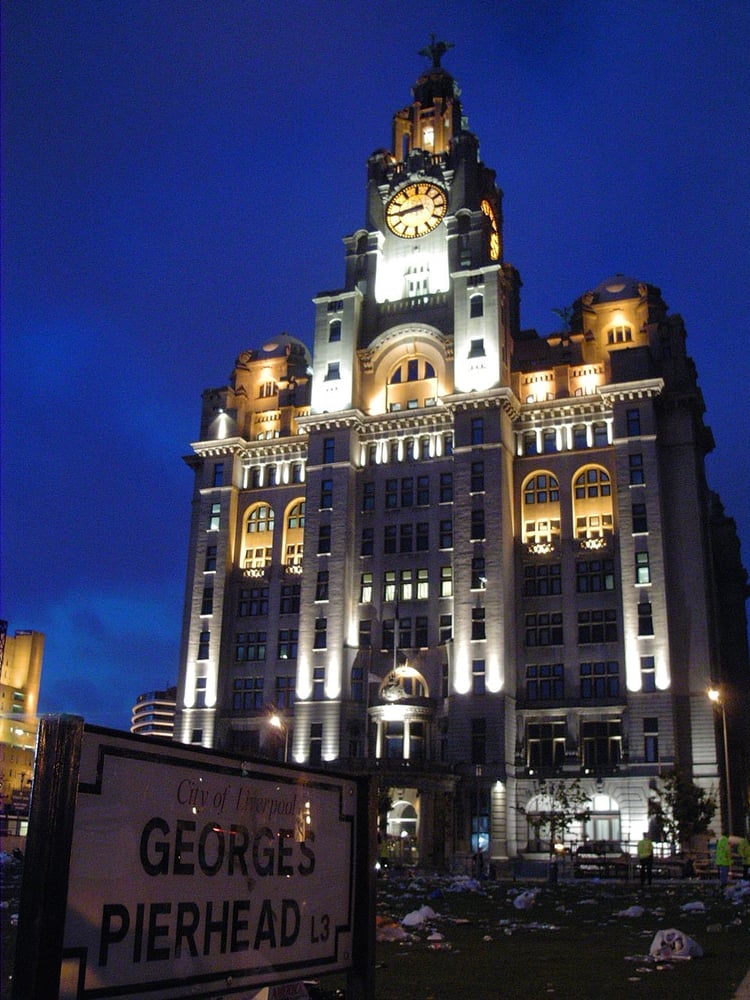 https://mdw-travel-data-us-east-1.s3.amazonaws.com/img/country/United-Kingdom/Royal-Liver-Building/img_01.jpg