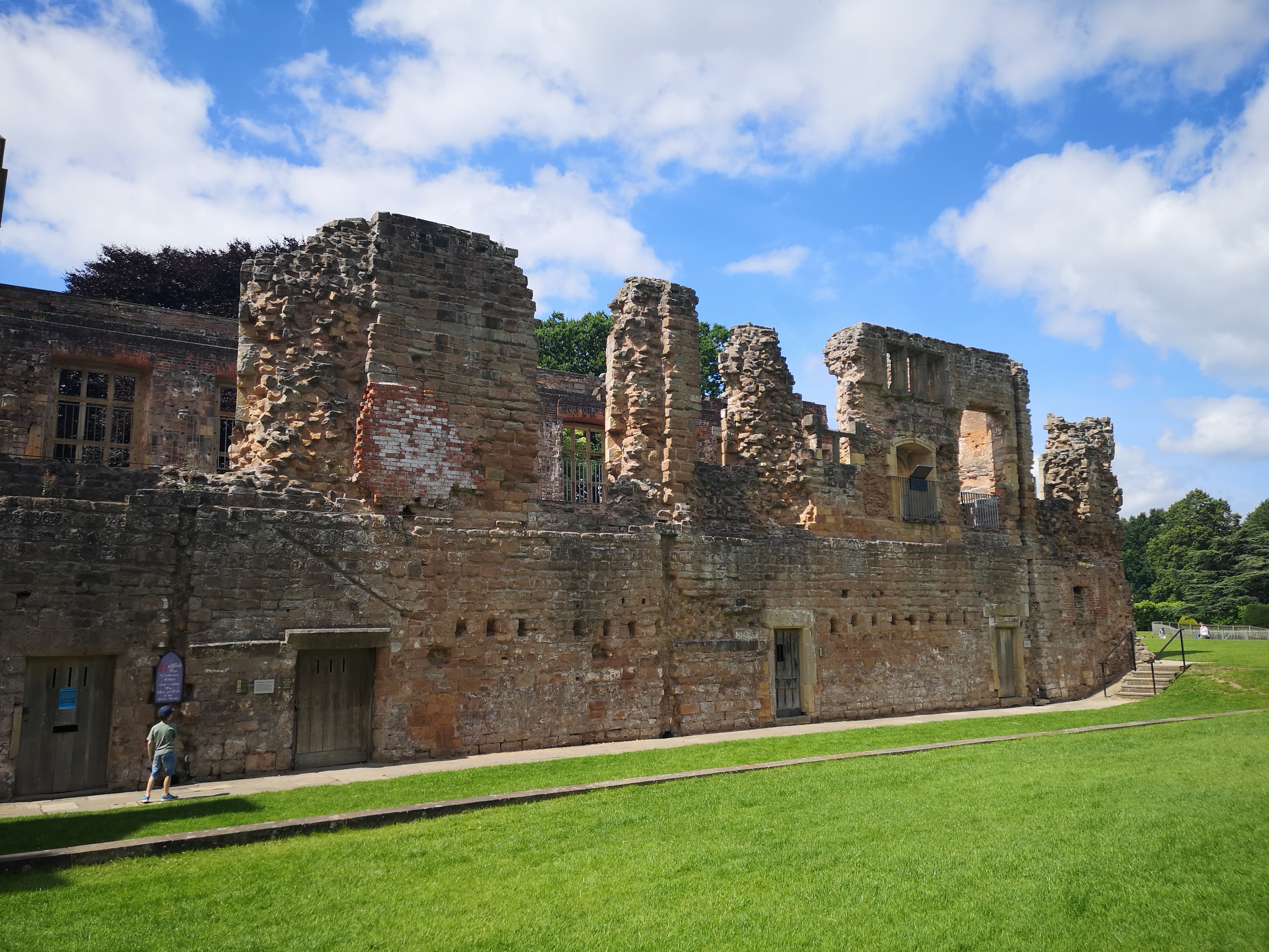 https://mdw-travel-data-us-east-1.s3.amazonaws.com/img/country/United-Kingdom/Rufford-Abbey-Country-Park/img_03.jpg