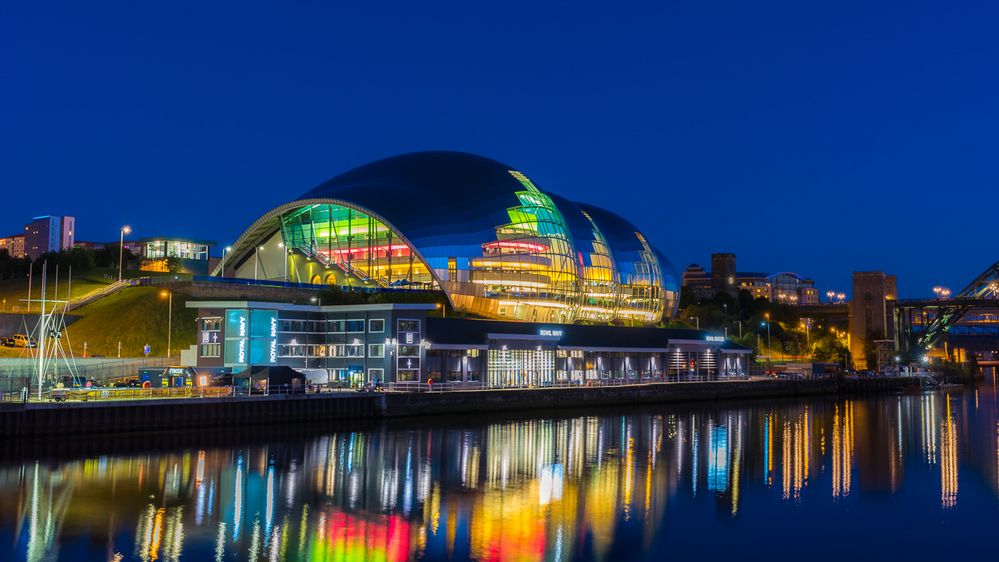 https://mdw-travel-data-us-east-1.s3.amazonaws.com/img/country/United-Kingdom/Sage-Gateshead/img_00.jpg