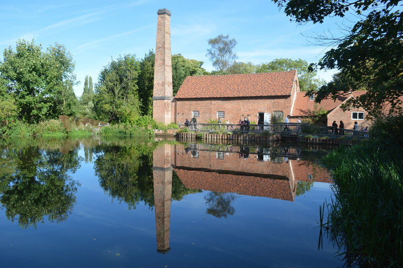 https://mdw-travel-data-us-east-1.s3.amazonaws.com/img/country/United-Kingdom/Sarehole-Mill/img_00.jpg