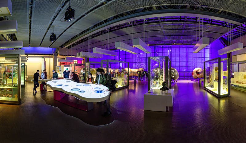 https://mdw-travel-data-us-east-1.s3.amazonaws.com/img/country/United-Kingdom/Science-Museum/img_03.jpg