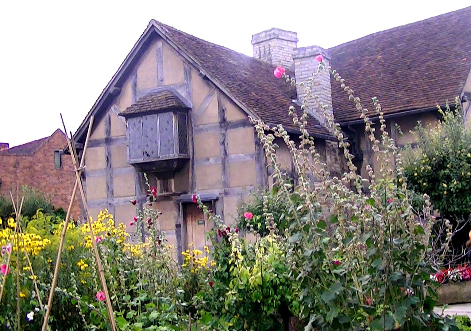 https://mdw-travel-data-us-east-1.s3.amazonaws.com/img/country/United-Kingdom/Shakespeares-Birthplace/img_02.jpg