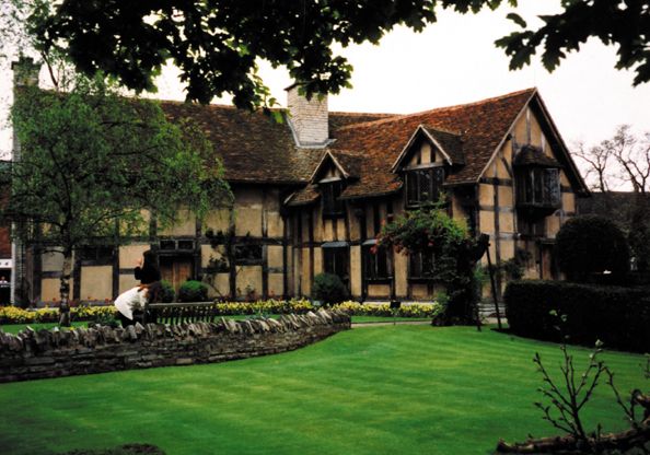 https://mdw-travel-data-us-east-1.s3.amazonaws.com/img/country/United-Kingdom/Shakespeares-Birthplace/img_03.jpg