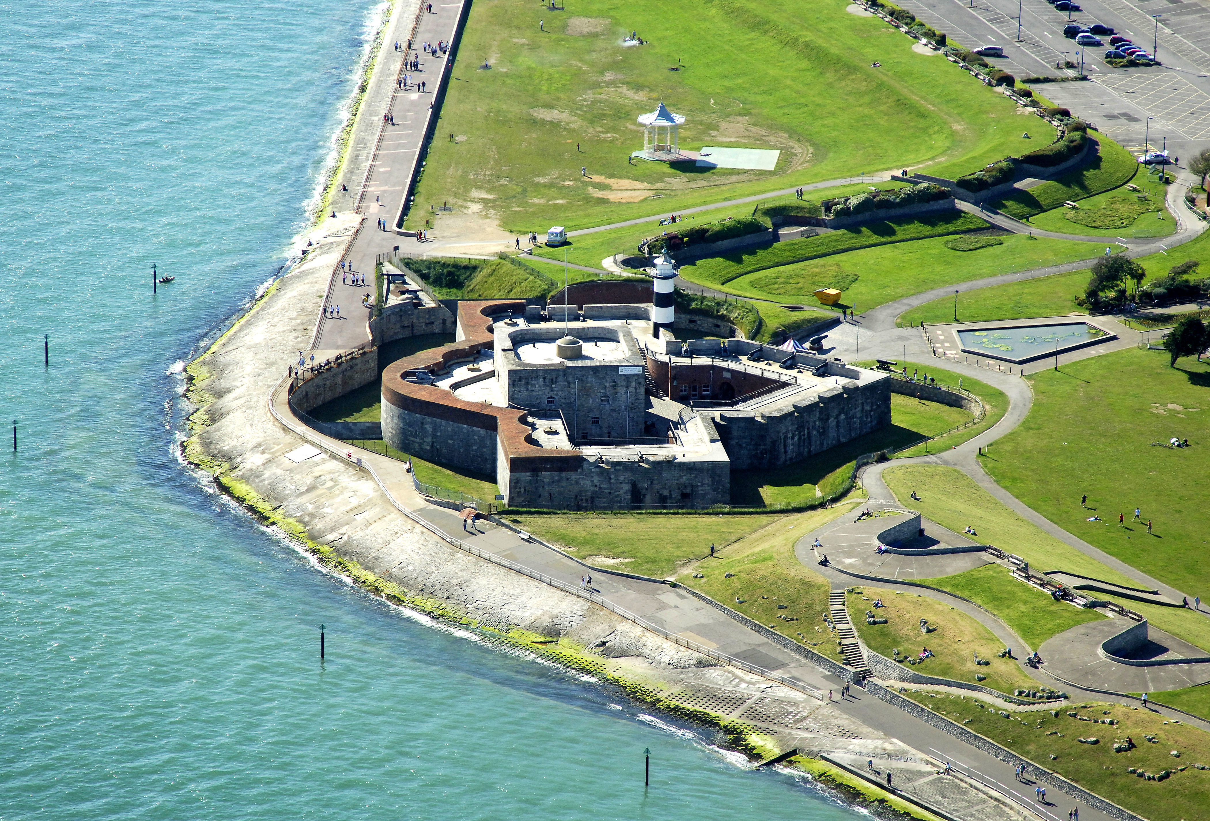 https://mdw-travel-data-us-east-1.s3.amazonaws.com/img/country/United-Kingdom/Southsea-Castle/img_00.jpg