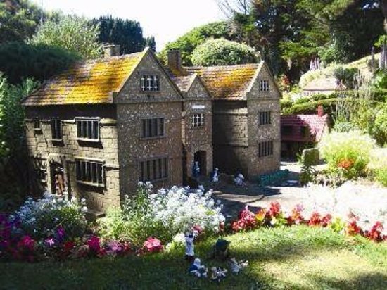 https://mdw-travel-data-us-east-1.s3.amazonaws.com/img/country/United-Kingdom/Southsea-Model-Village/img_03.jpg