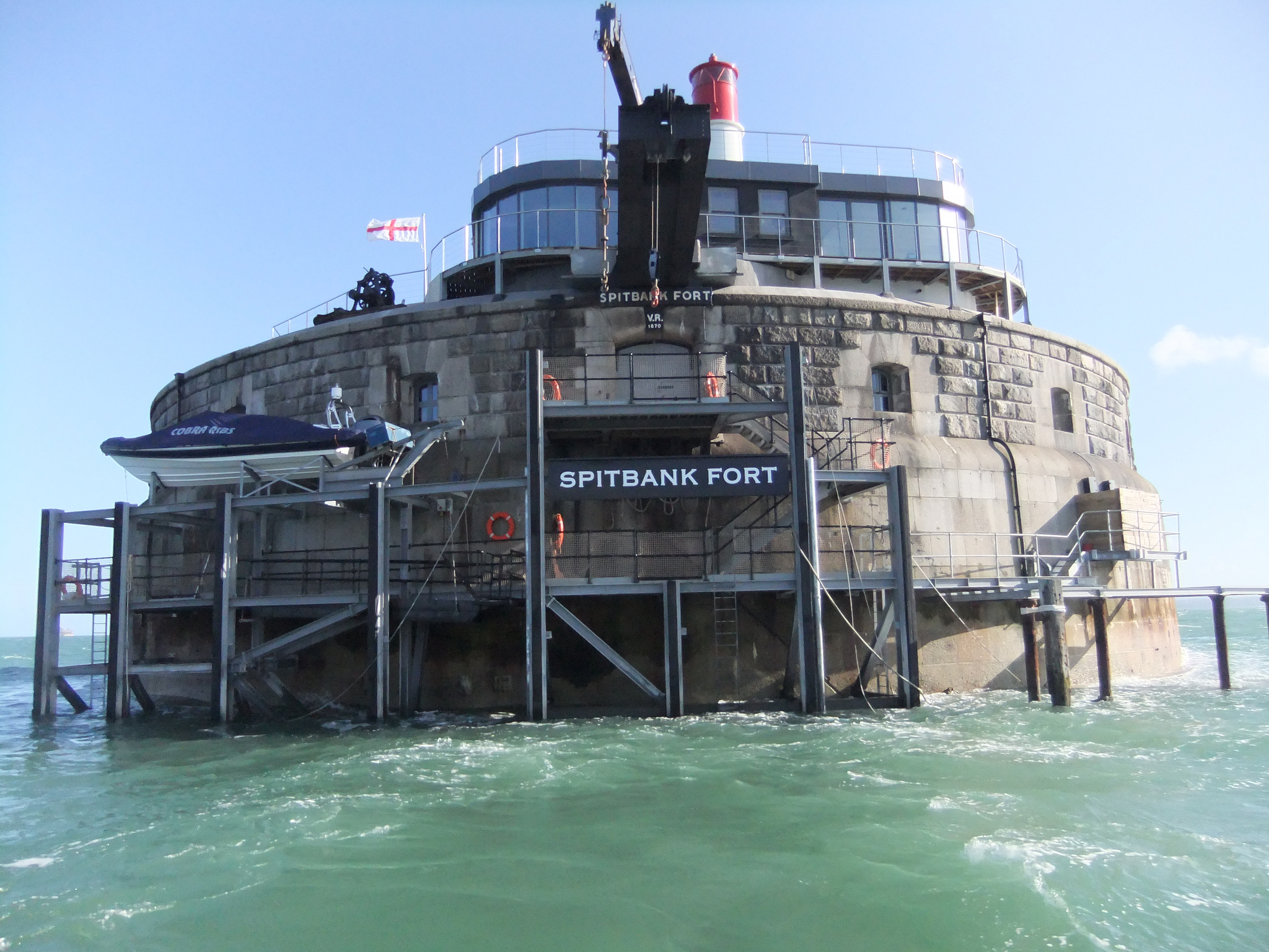 https://mdw-travel-data-us-east-1.s3.amazonaws.com/img/country/United-Kingdom/Spitbank-Fort/img_01.jpg
