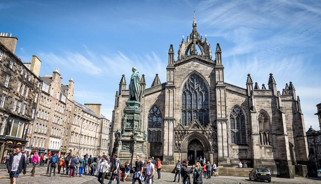 https://mdw-travel-data-us-east-1.s3.amazonaws.com/img/country/United-Kingdom/St-Giles-Cathedral/img_02.jpg