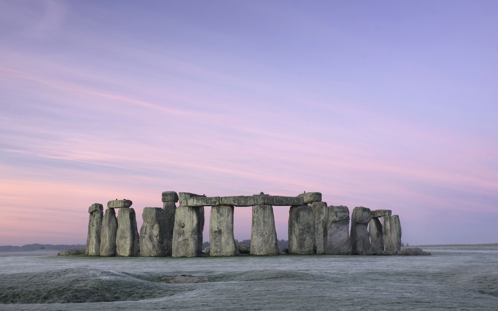 https://mdw-travel-data-us-east-1.s3.amazonaws.com/img/country/United-Kingdom/Stonehenge/img_02.jpg