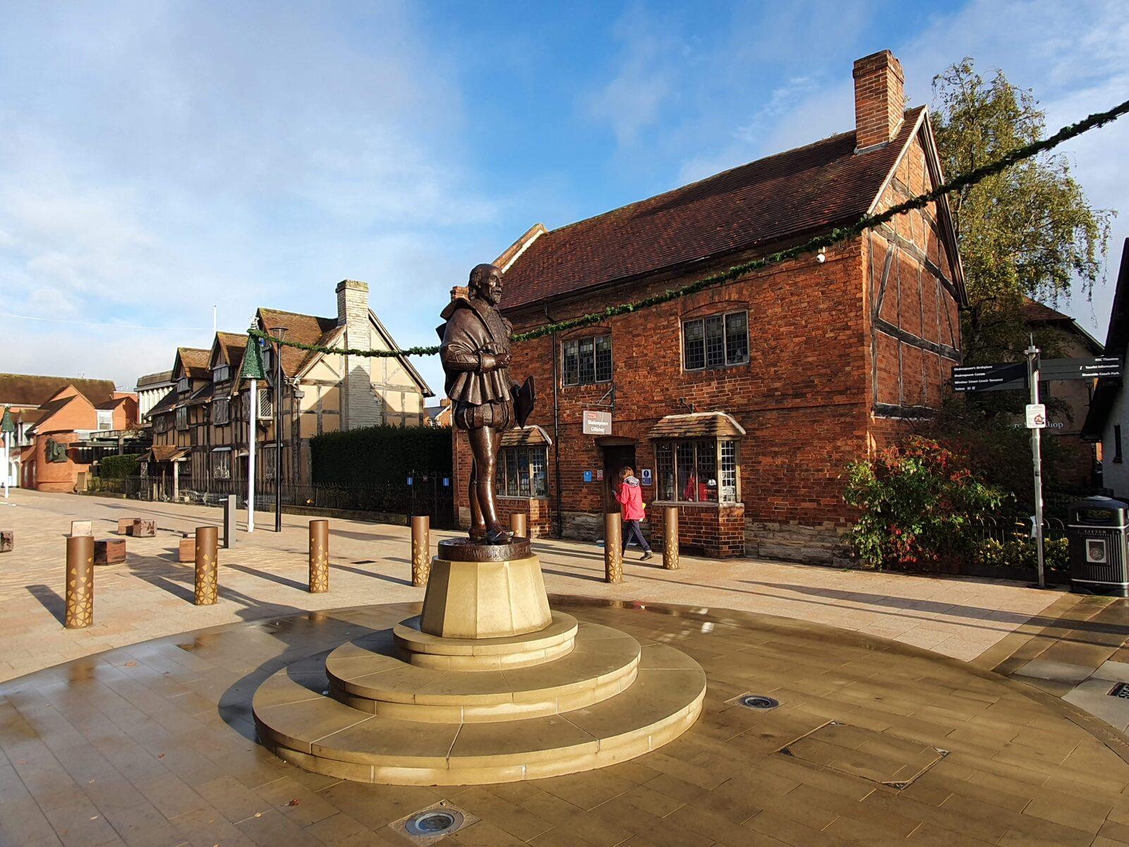 https://mdw-travel-data-us-east-1.s3.amazonaws.com/img/country/United-Kingdom/Stratford-upon-Avon/img_01.jpg