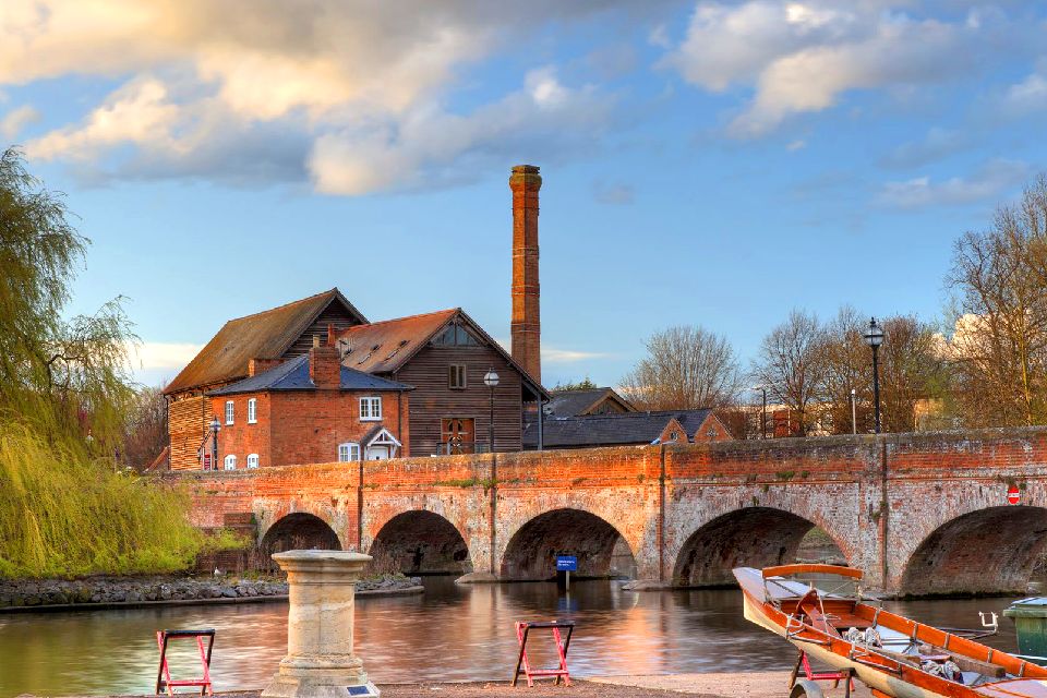https://mdw-travel-data-us-east-1.s3.amazonaws.com/img/country/United-Kingdom/Stratford-upon-Avon/img_03.jpg