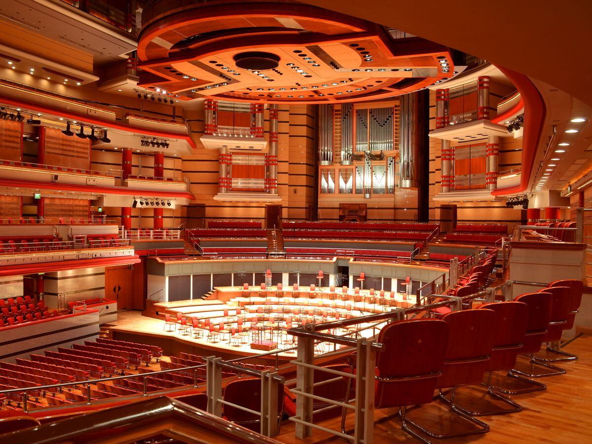 https://mdw-travel-data-us-east-1.s3.amazonaws.com/img/country/United-Kingdom/Symphony-Hall-Birmingham/img_02.jpg