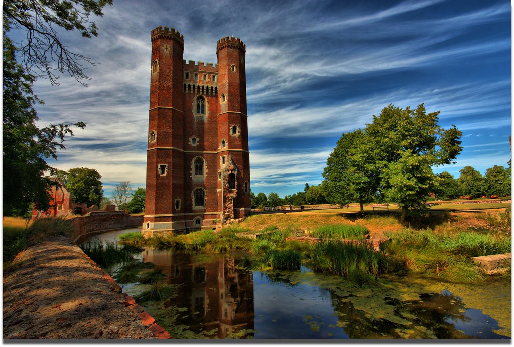 https://mdw-travel-data-us-east-1.s3.amazonaws.com/img/country/United-Kingdom/Tattershall-Castle/img_01.jpg