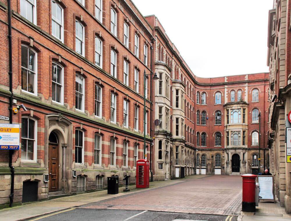 https://mdw-travel-data-us-east-1.s3.amazonaws.com/img/country/United-Kingdom/The-Lace-Market/img_02.jpg
