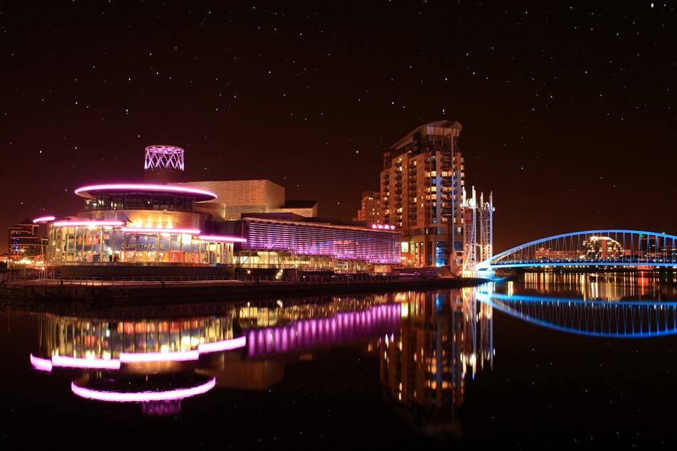 https://mdw-travel-data-us-east-1.s3.amazonaws.com/img/country/United-Kingdom/The-Lowry/img_02.jpg