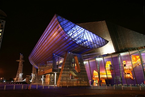 https://mdw-travel-data-us-east-1.s3.amazonaws.com/img/country/United-Kingdom/The-Lowry/img_03.jpg