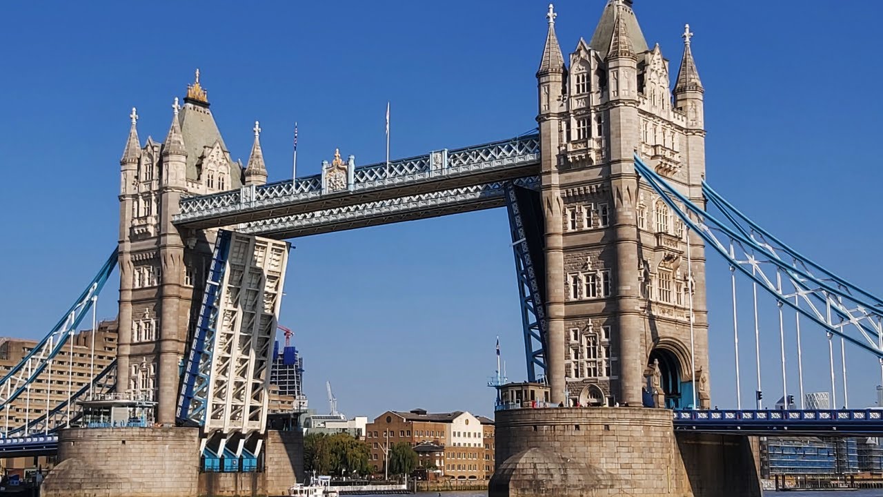https://mdw-travel-data-us-east-1.s3.amazonaws.com/img/country/United-Kingdom/The-Tower-Bridge/img_02.jpg