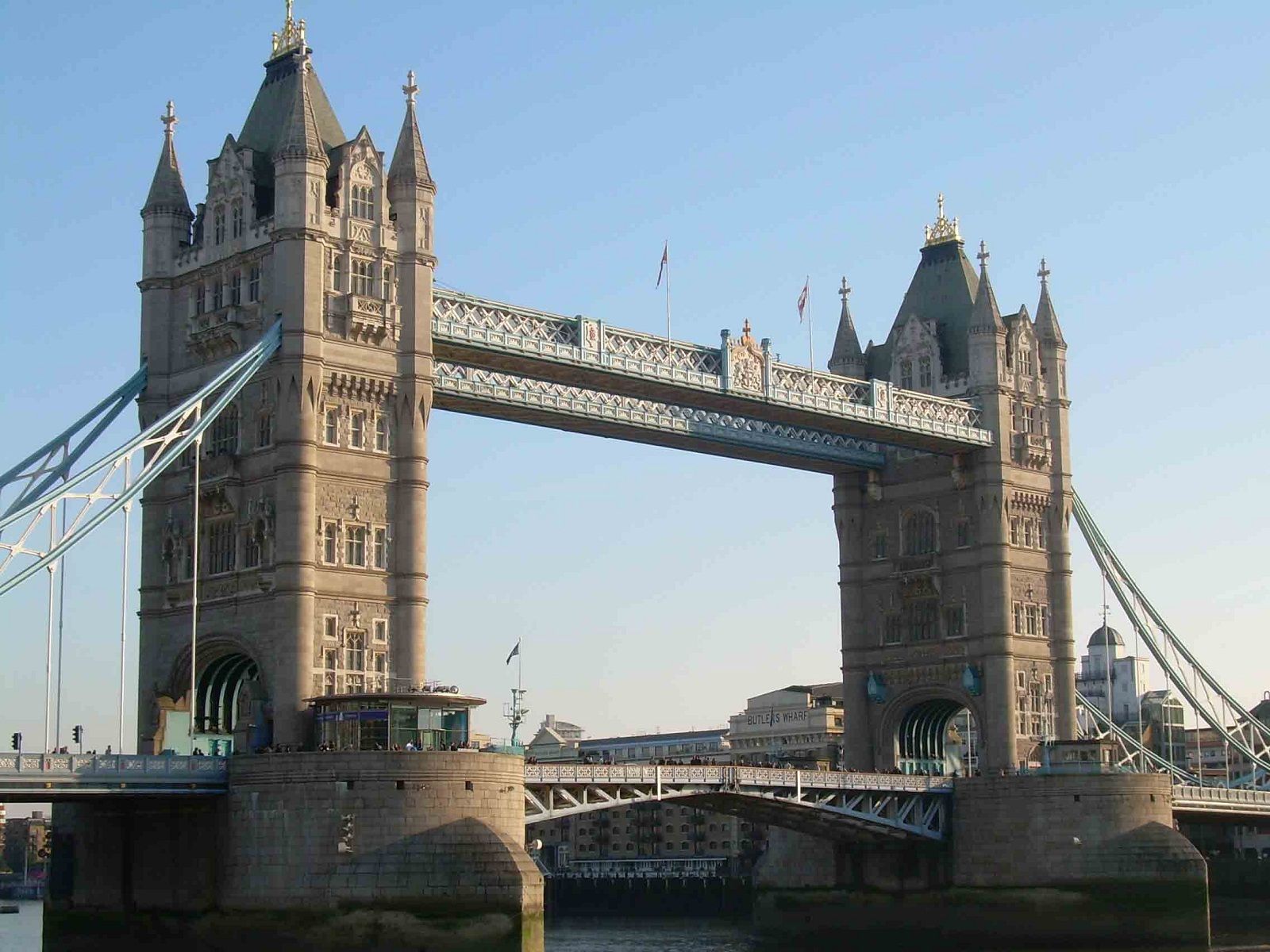 https://mdw-travel-data-us-east-1.s3.amazonaws.com/img/country/United-Kingdom/The-Tower-of-London/img_02.jpg
