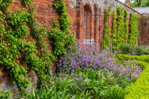 https://mdw-travel-data-us-east-1.s3.amazonaws.com/img/country/United-Kingdom/The-Walled-Garden-at-Raveningham/img_03.jpg
