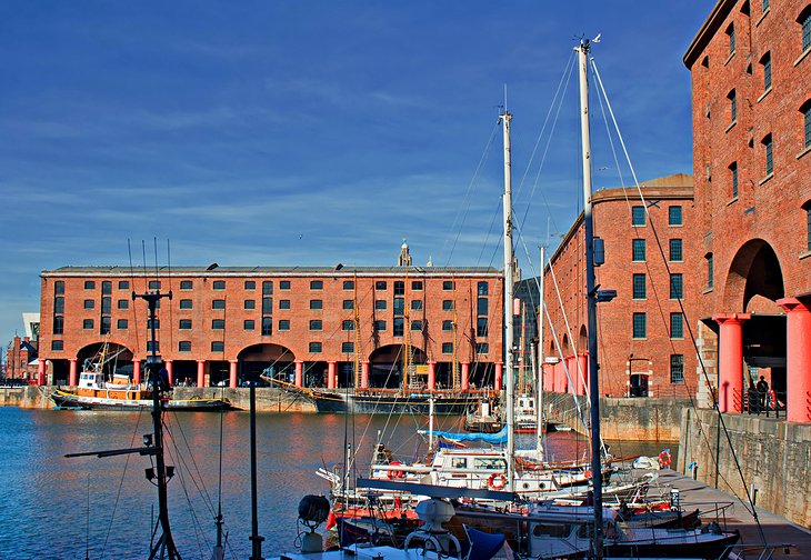 https://mdw-travel-data-us-east-1.s3.amazonaws.com/img/country/United-Kingdom/The-Wheel-of-Liverpool/img_03.jpg