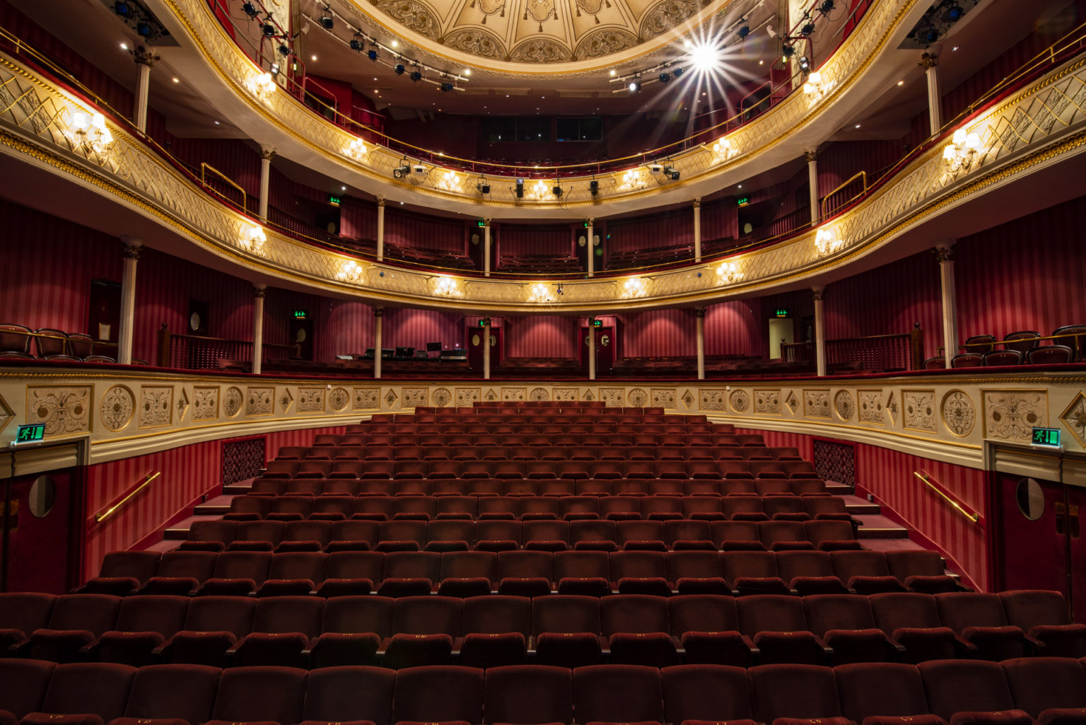 https://mdw-travel-data-us-east-1.s3.amazonaws.com/img/country/United-Kingdom/Theatre-Royal-Bath/img_00.jpg