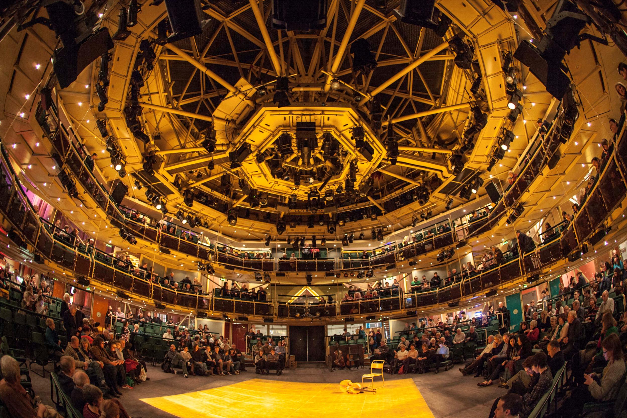 https://mdw-travel-data-us-east-1.s3.amazonaws.com/img/country/United-Kingdom/Theatre-Royal/img_00.jpg