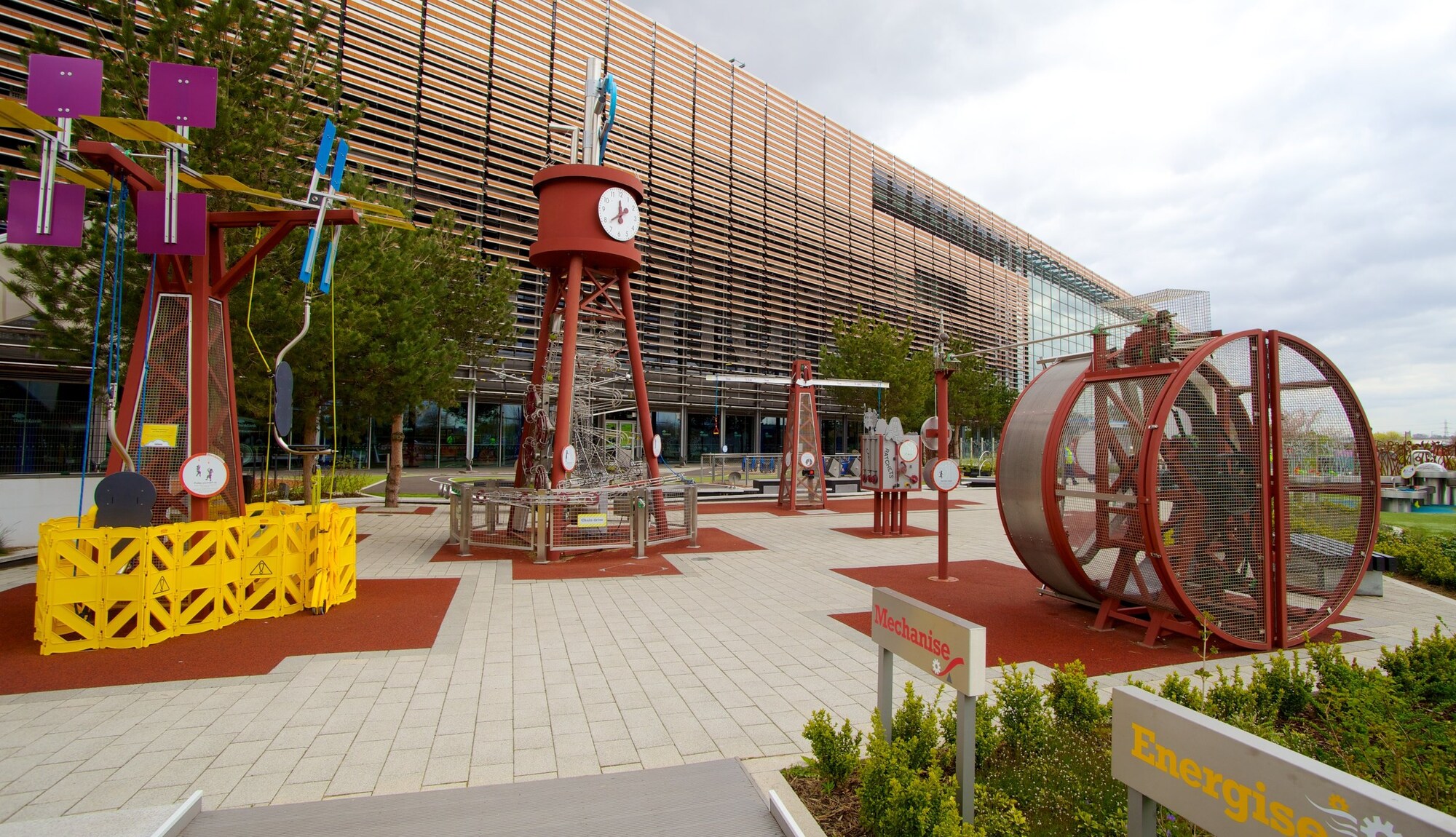 https://mdw-travel-data-us-east-1.s3.amazonaws.com/img/country/United-Kingdom/Thinktank-Birmingham-Science-Museum/img_03.jpg