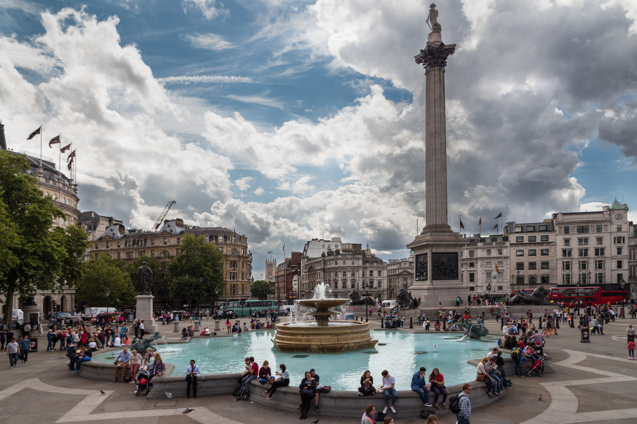 https://mdw-travel-data-us-east-1.s3.amazonaws.com/img/country/United-Kingdom/Trafalgar-Square/img_01.jpg