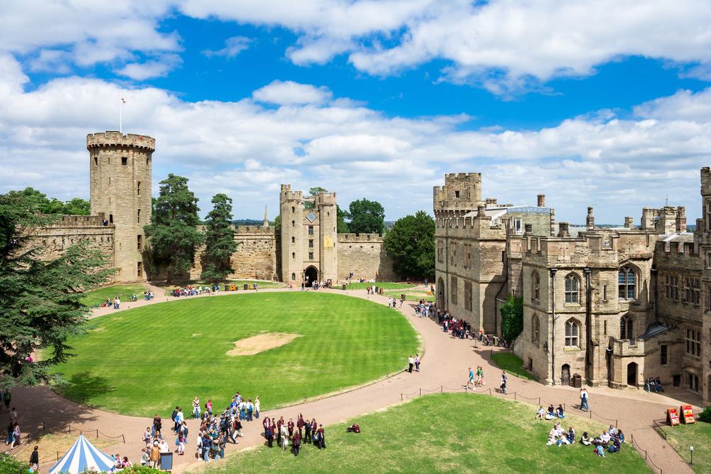 https://mdw-travel-data-us-east-1.s3.amazonaws.com/img/country/United-Kingdom/Warwick-Castle/img_03.jpg