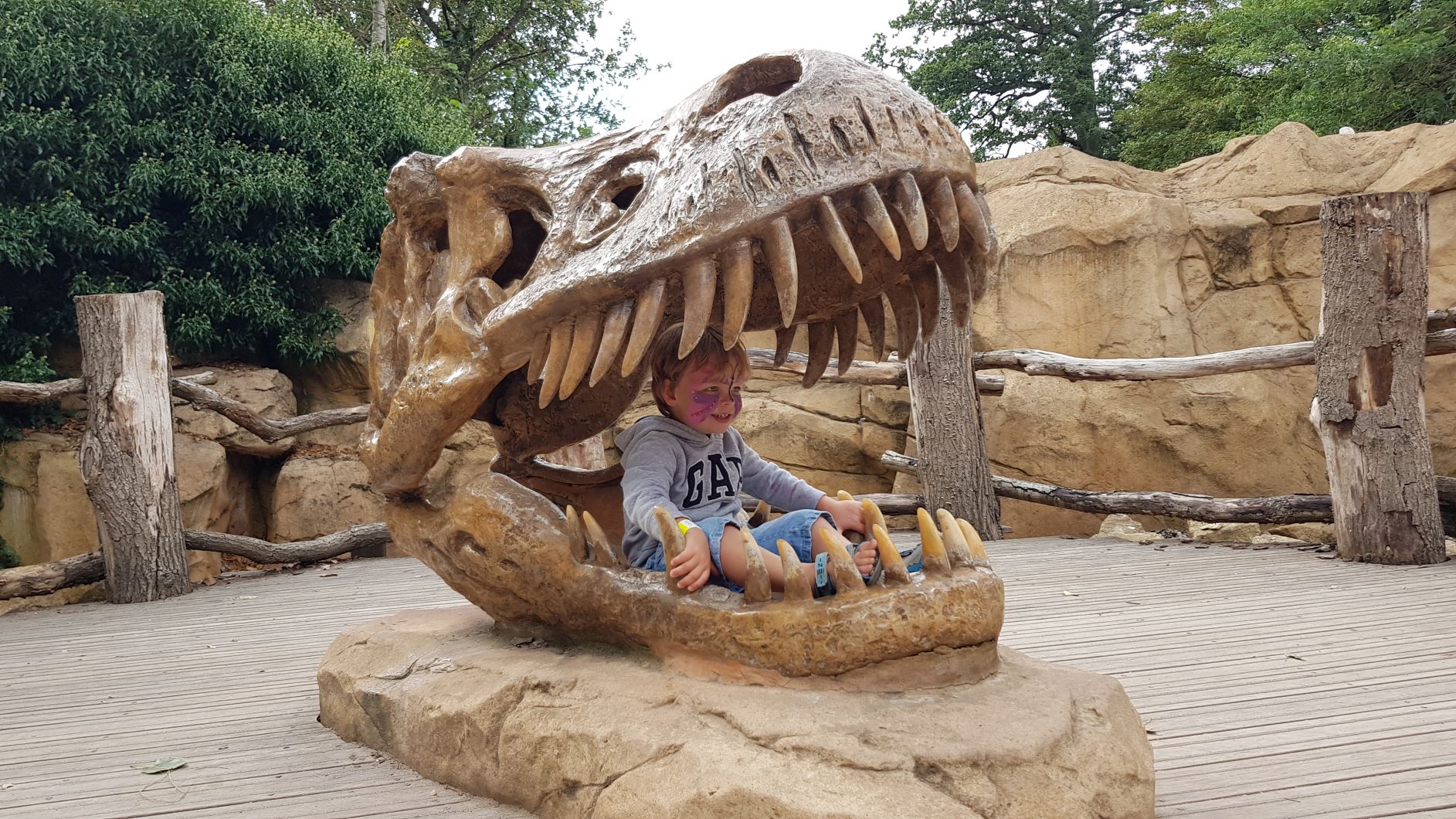 https://mdw-travel-data-us-east-1.s3.amazonaws.com/img/country/United-Kingdom/West-Midland-Safari-and-Leisure-Park/img_03.jpg