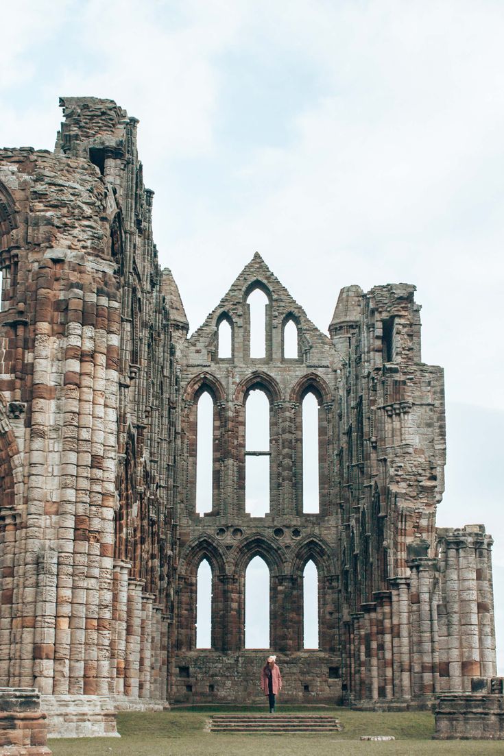 https://mdw-travel-data-us-east-1.s3.amazonaws.com/img/country/United-Kingdom/Whitby-Abbey/img_02.jpg