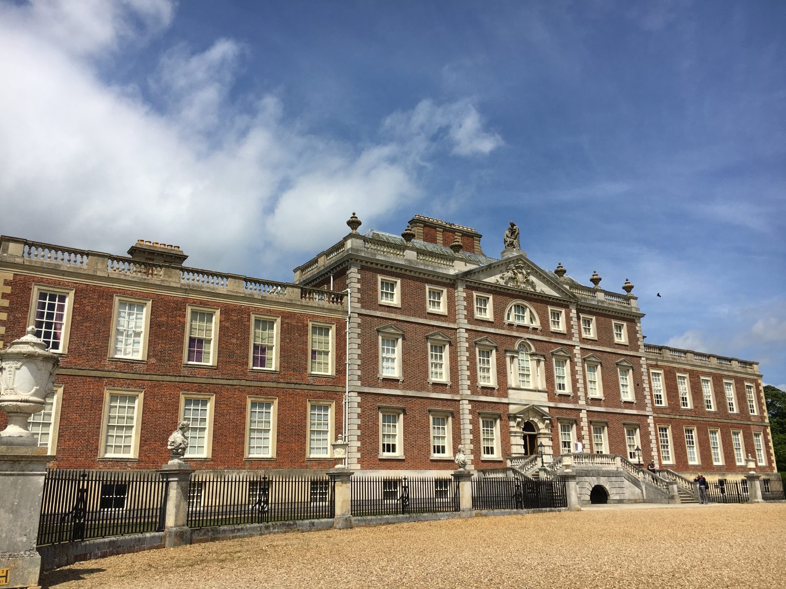 https://mdw-travel-data-us-east-1.s3.amazonaws.com/img/country/United-Kingdom/Wimpole-Estate/img_01.jpg