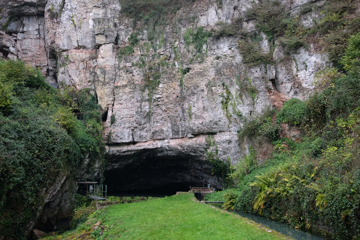 https://mdw-travel-data-us-east-1.s3.amazonaws.com/img/country/United-Kingdom/Wookey-Hole-Caves/img_01.jpg