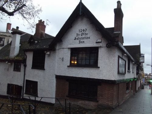 https://mdw-travel-data-us-east-1.s3.amazonaws.com/img/country/United-Kingdom/Ye-Olde-Salutation-Inn/img_01.jpg
