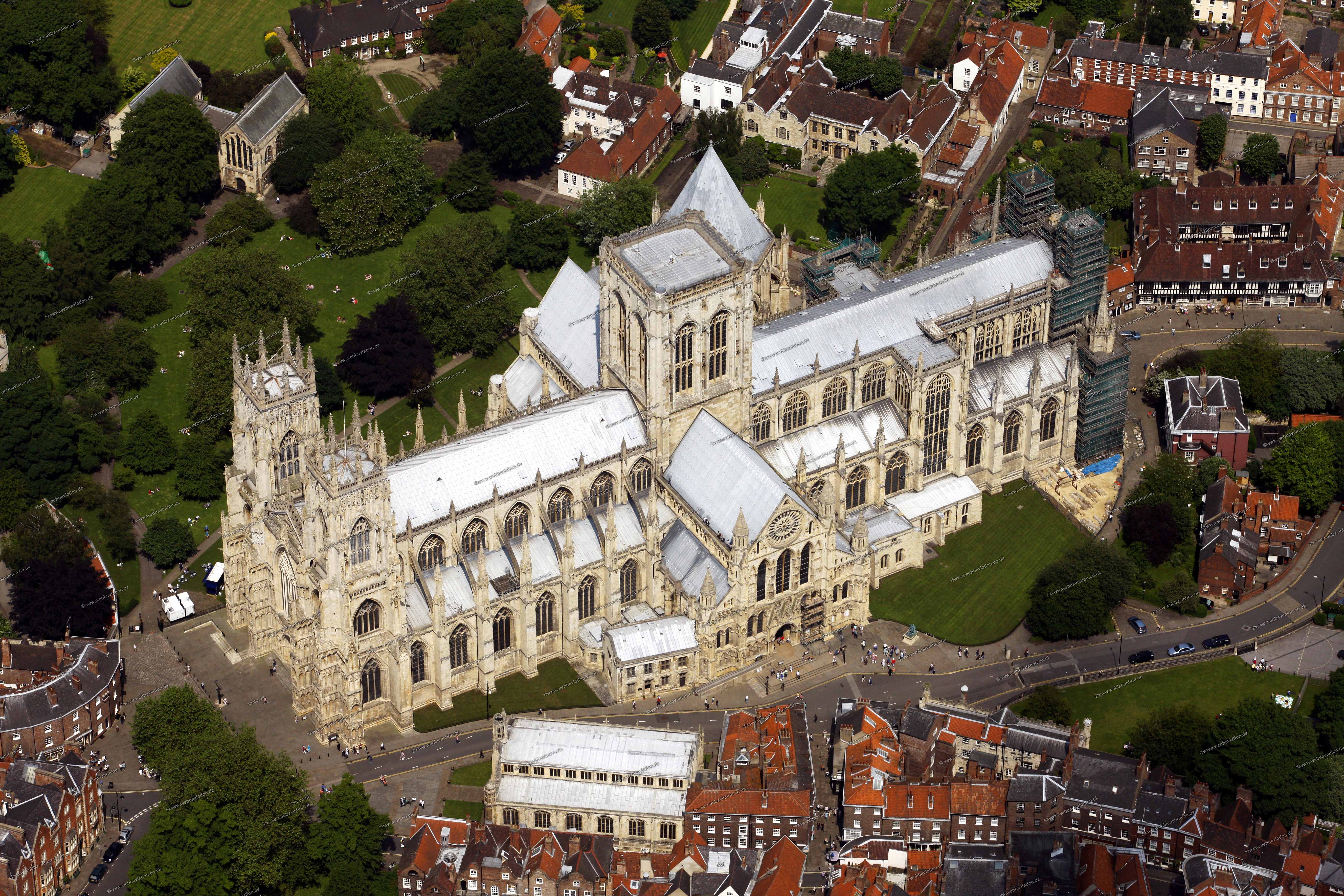 https://mdw-travel-data-us-east-1.s3.amazonaws.com/img/country/United-Kingdom/York-Minster/img_00.jpg