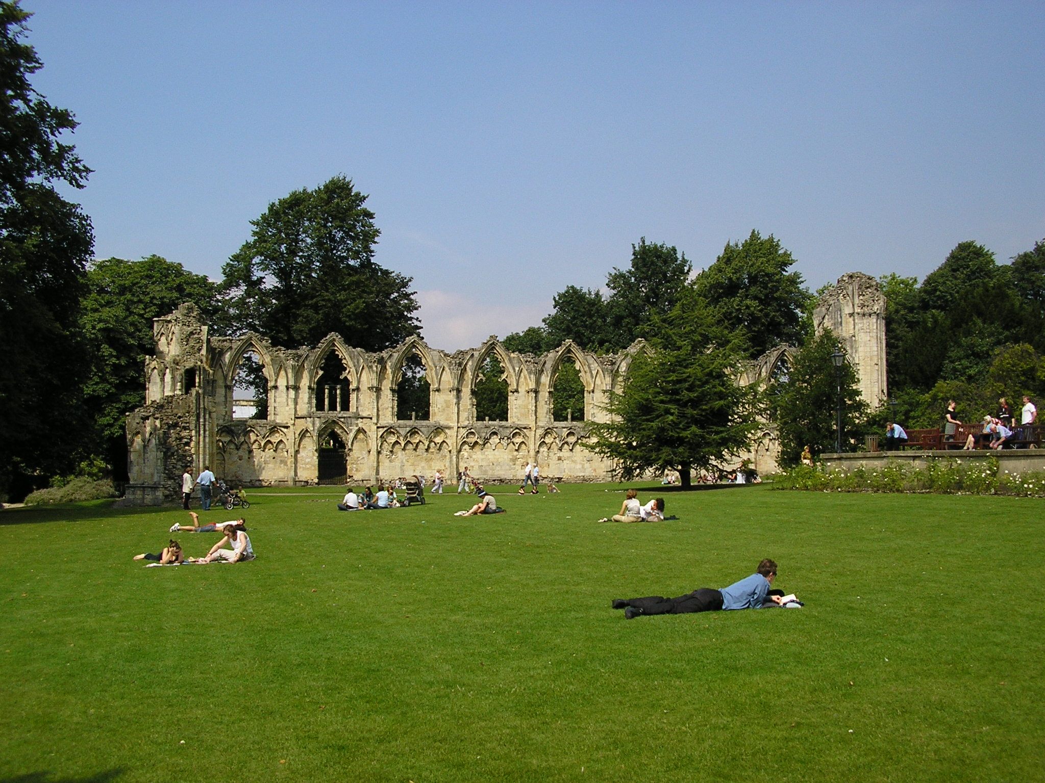https://mdw-travel-data-us-east-1.s3.amazonaws.com/img/country/United-Kingdom/Yorkshire-Museum/img_02.jpg