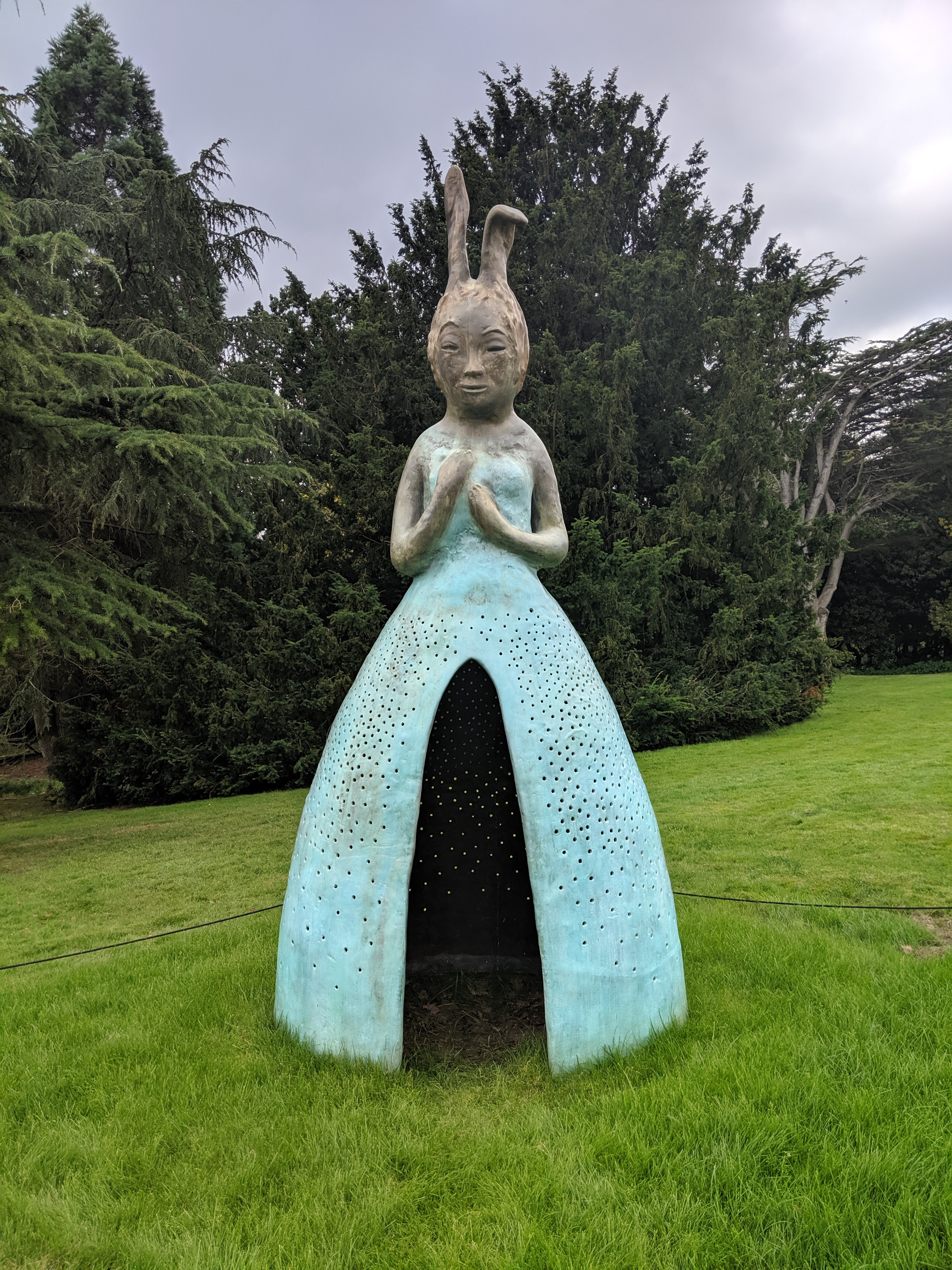 https://mdw-travel-data-us-east-1.s3.amazonaws.com/img/country/United-Kingdom/Yorkshire-Sculpture-Park/img_03.jpg