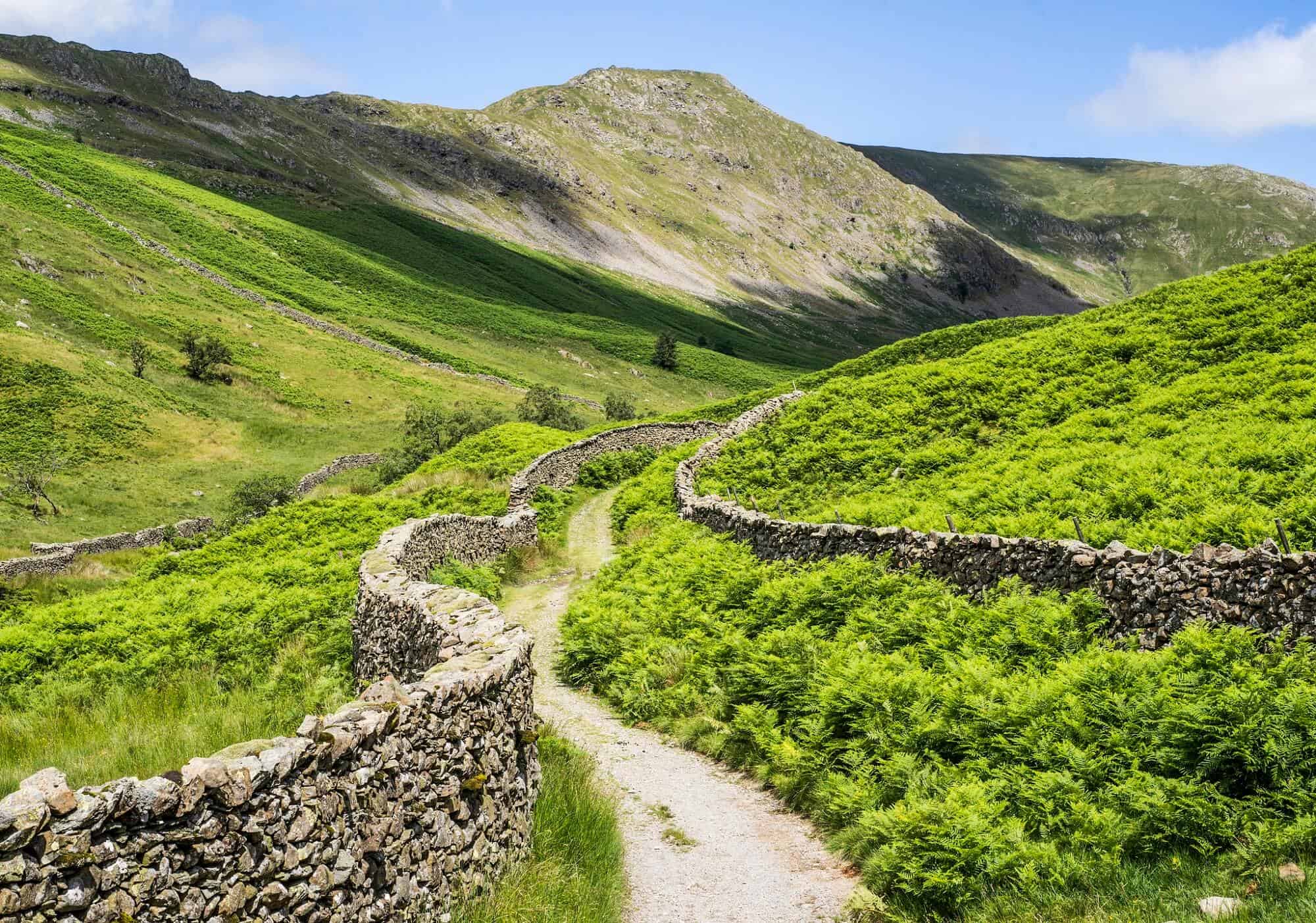 https://mdw-travel-data-us-east-1.s3.amazonaws.com/img/country/United-Kingdom/Yorkshire-Wolds-Way-National-Trail/img_01.jpg