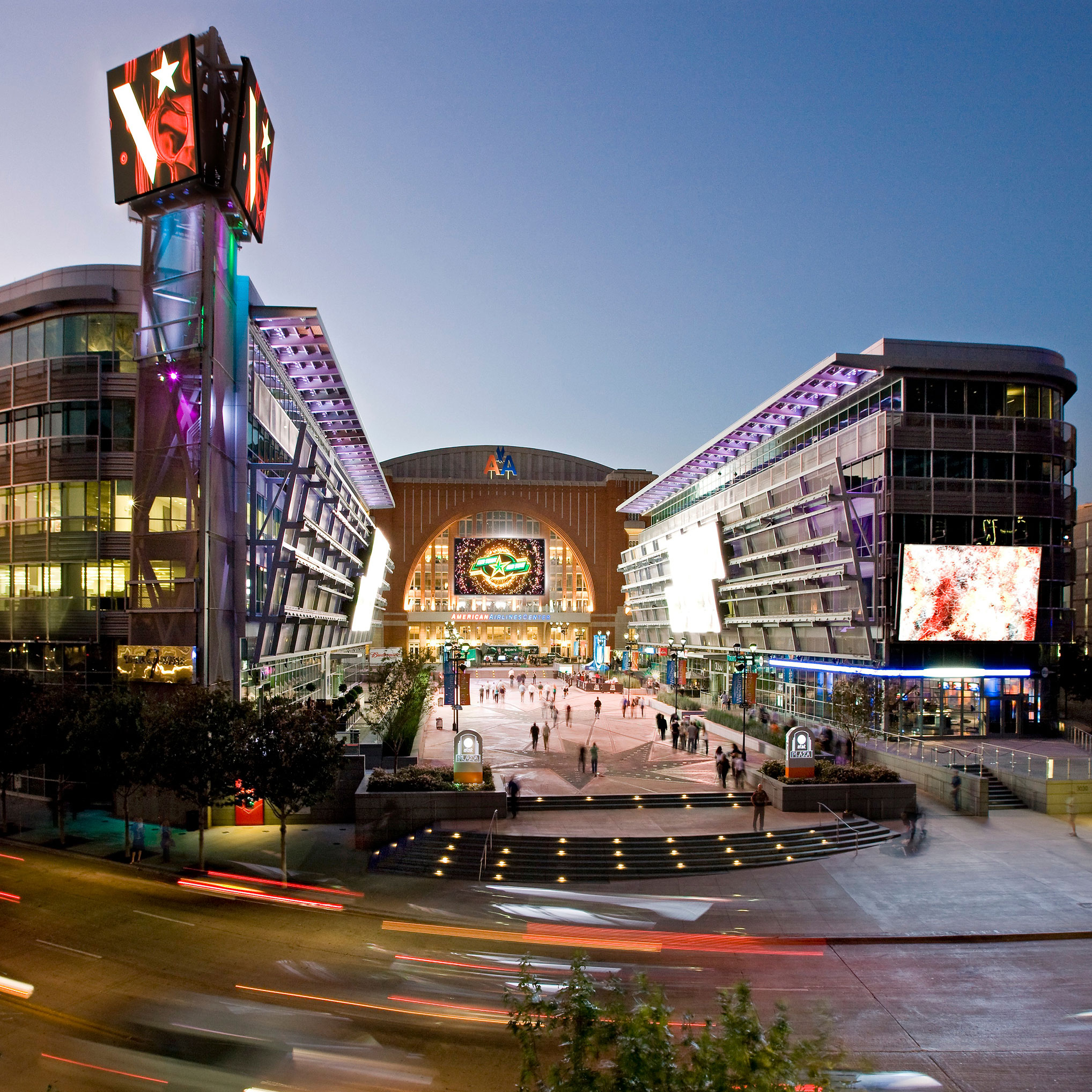 https://mdw-travel-data-us-east-1.s3.amazonaws.com/img/country/United-States/American-Airlines-Center/img_01.jpg