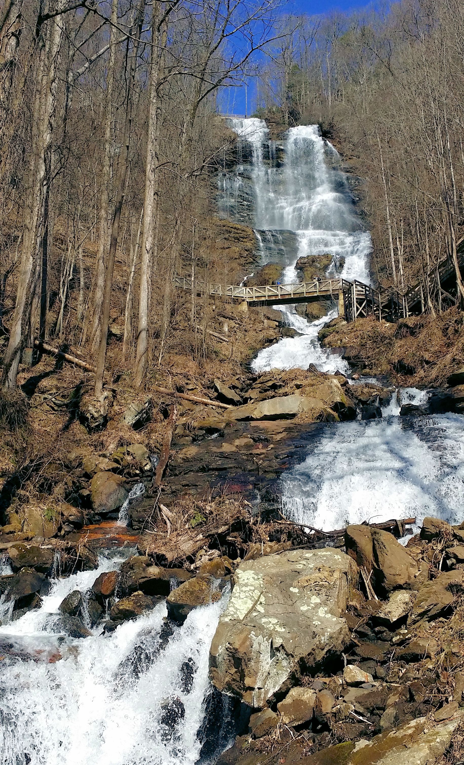 https://mdw-travel-data-us-east-1.s3.amazonaws.com/img/country/United-States/Amicalola-Falls-State-Park/img_03.jpg